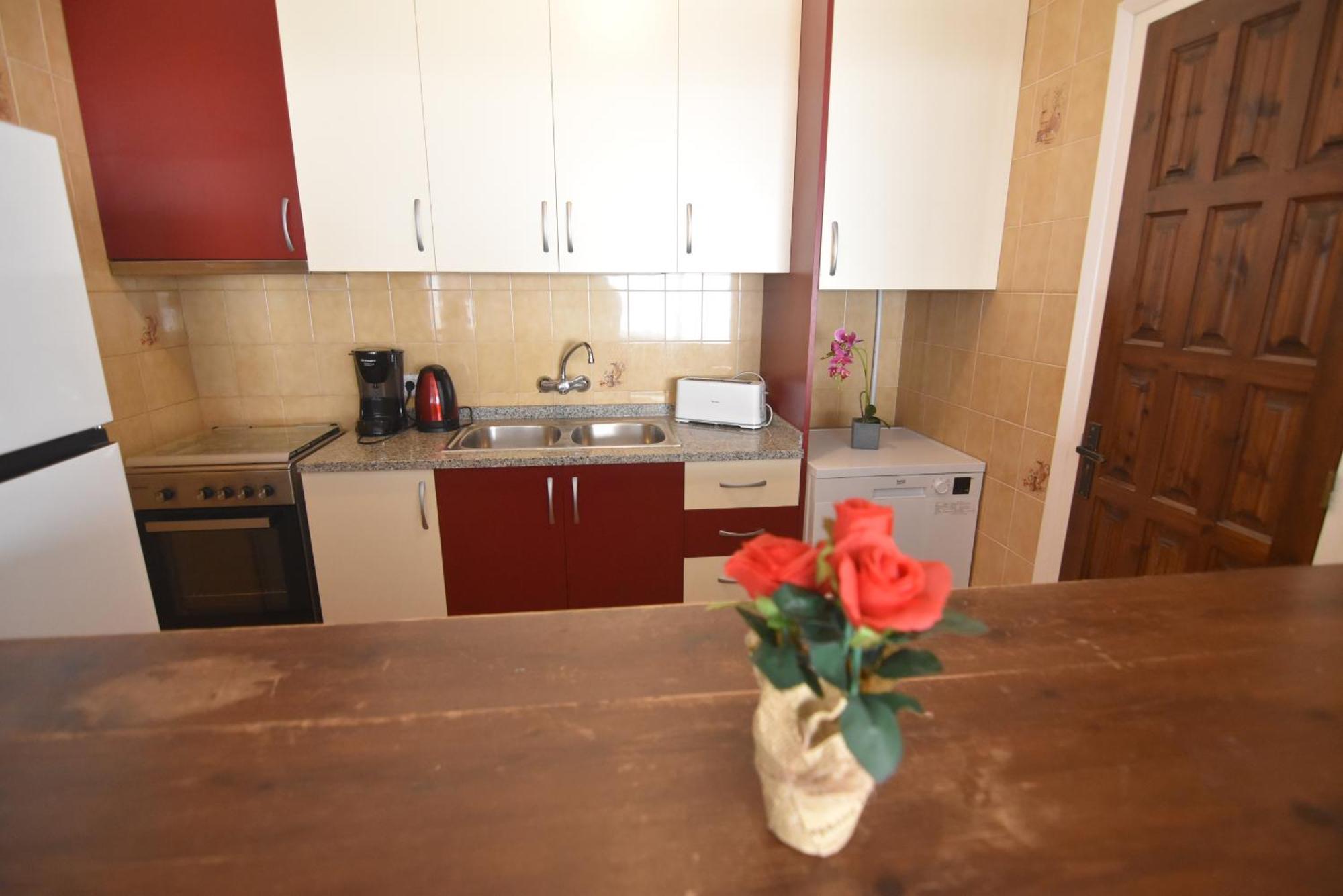 Rnet - Mt Standart Roses